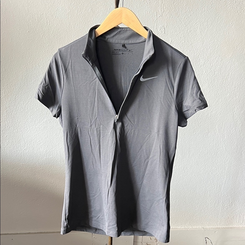 Nike Golf 1/4 Zip Dri-Fit Top size Medium